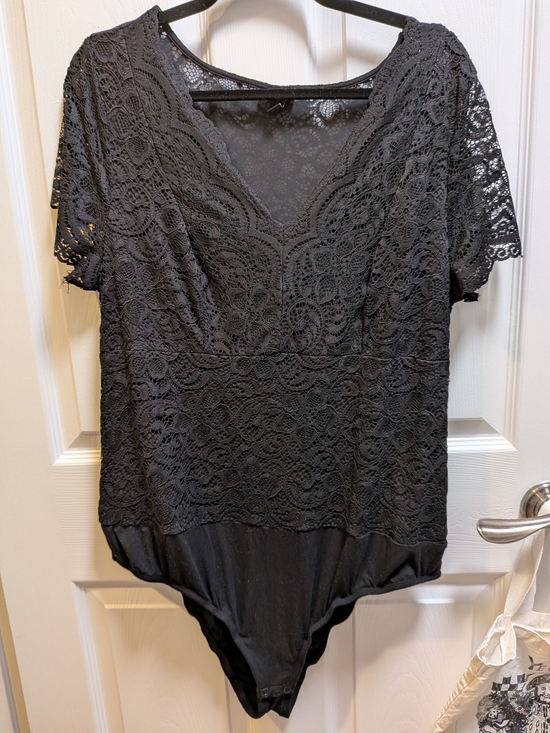 torrid Tops - torrid Black Lace V-Neck Short Sleeve Bodysuit Size 2